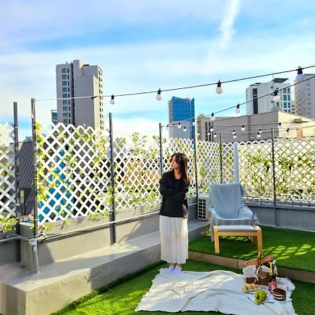 Yongsan Cozy Castle With Rooftop Garden For Families